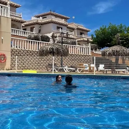 Casa Andres. Two Bed Penthouse Pool & Terrace * Alicante