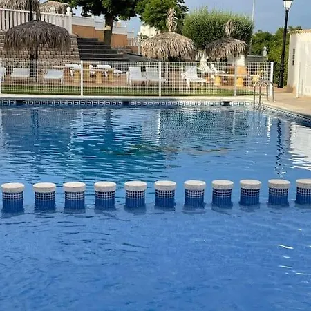 Casa Andres. Two Bed Penthouse Pool & Terrace Apartment Alicante