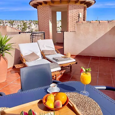 Casa Andres. Two Bed Penthouse Pool & Terrace Apartment Alicante