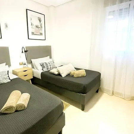 Casa Andres. Two Bed Penthouse Pool & Terrace Alicante