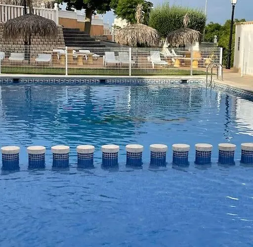 Casa Andres. Two Bed Penthouse Pool & Terrace Apartment Alicante
