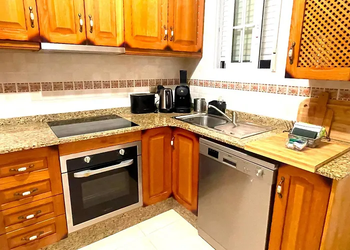 Casa Andres. Two Bed Penthouse Pool & Terrace Apartment Alicante