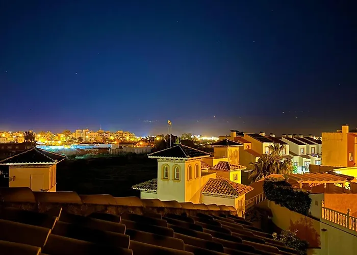 Casa Andres. Two Bed Penthouse Pool & Terrace * Alicante